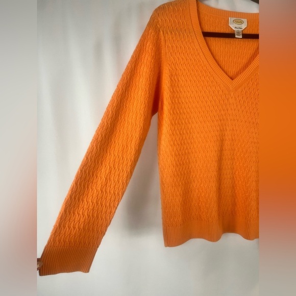 Vintage Talbots sweater light orange pima cotton pullover
Orange V-Neck Size:L - Picture 6 of 13